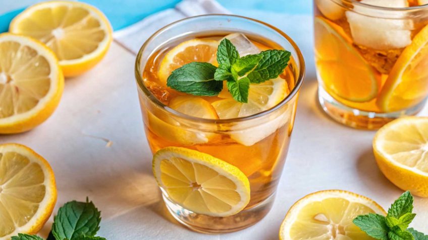 Cooling Homemade Lemon Iced Teas